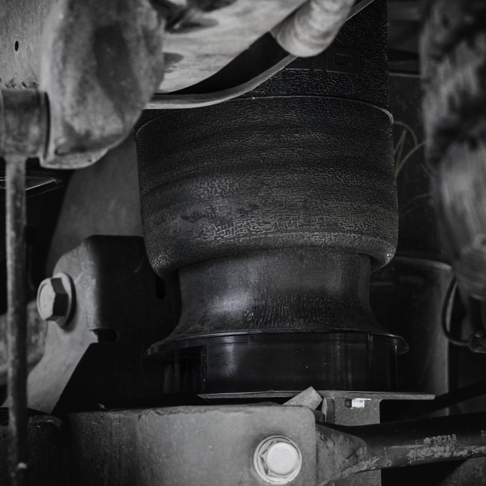 2014+ RAM 2500 - Air Spring Kit