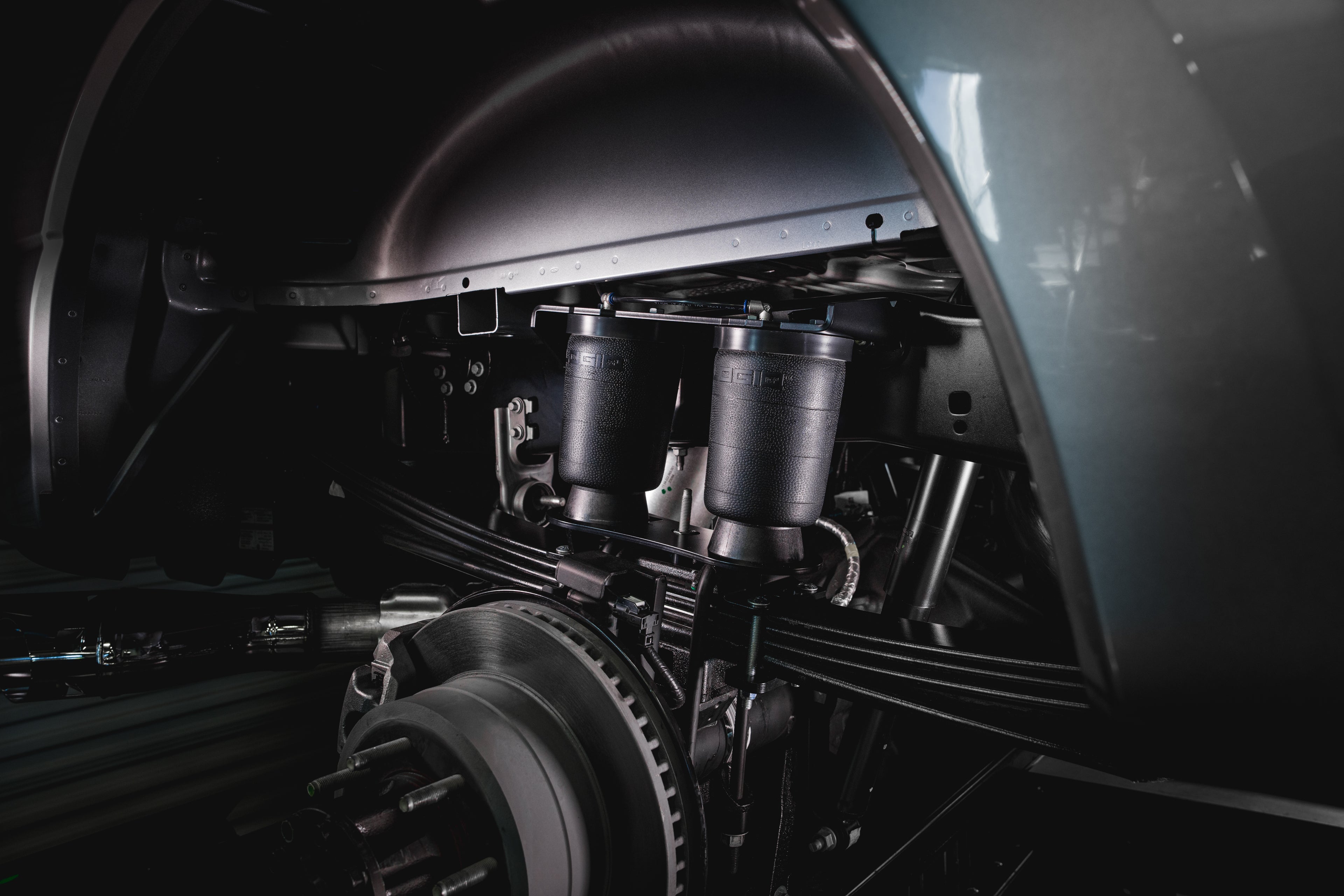 2020+ GM 2500 / 3500 - Air Spring Kit