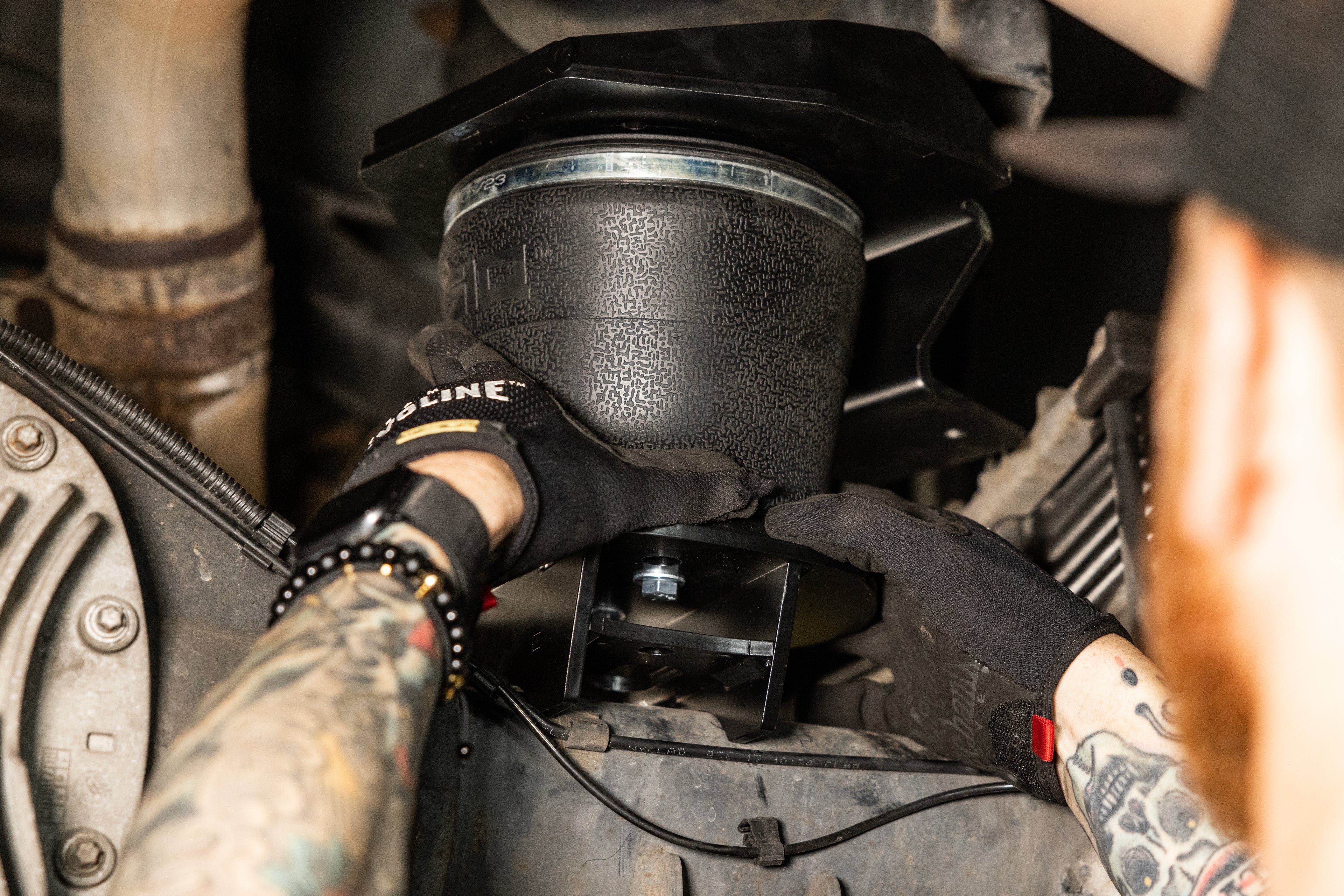 2013+ RAM 3500 - Air Spring Kit